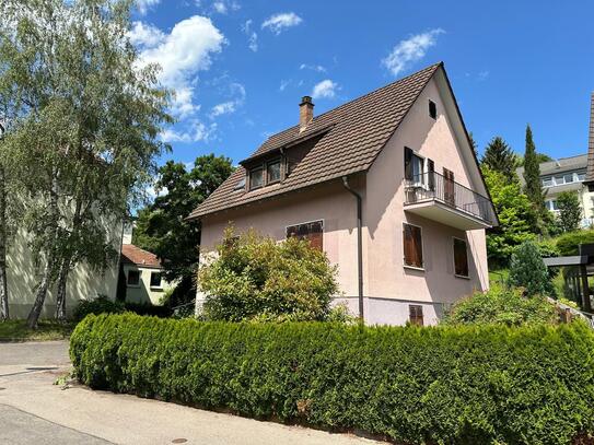 Freistehendes Ein-/Zweifamilienhaus mit Balkon und schönem Gartenbereich