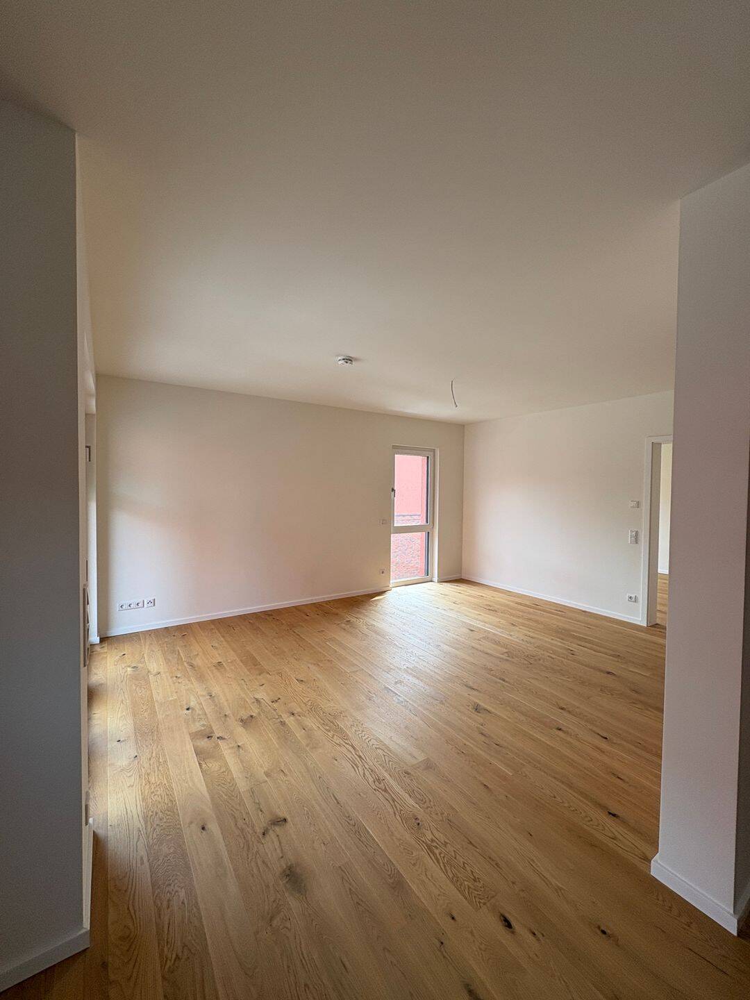Helle Etagenwohnung mit offener Küche - Foto 1