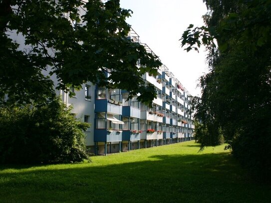 Vollsanierte 2-Raum-Wohnung im Erdgeschoss in der Rahlstedter Str. 12!