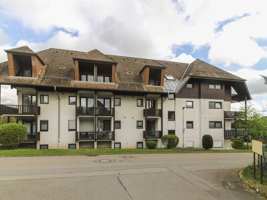 Erstbezug: Voll sanierte 2-Zimmer-Wohnung mit Balkon in ruhiger Lage