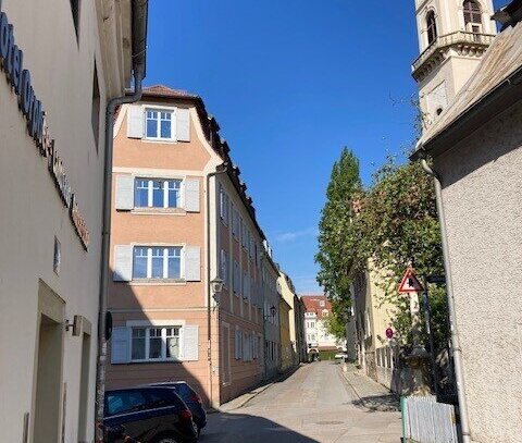 HISTORISCH WOHNEN IM BELIEBTEN STADTAMHOF