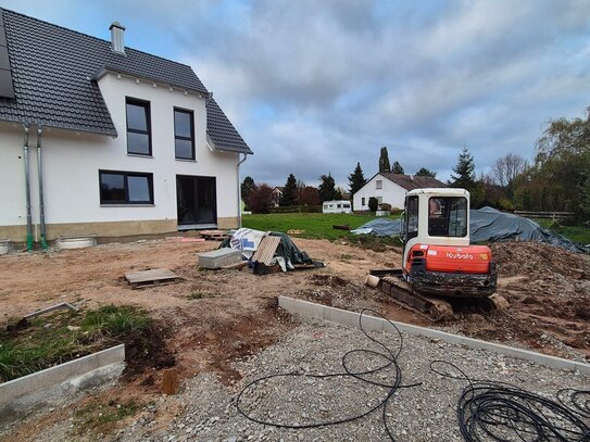 Erstbezug / Neubaudoppelhaushälfte im ruhigen Wohngebiet