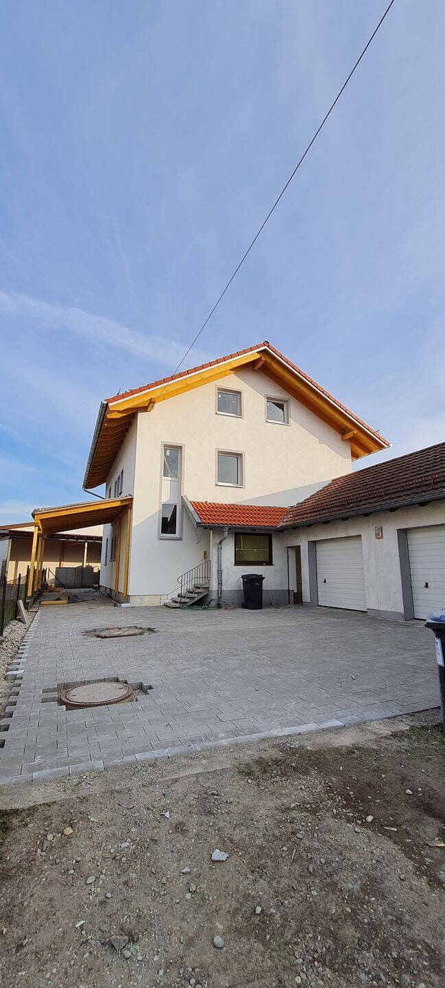                                                               renovierte 85-Zimmer-Wohnung &uuml;ber 2 Etagen                                                       in Polling (Mühldorf am Inn)