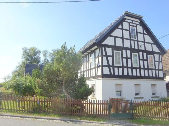 Einfamilienhaus mit kleinem Garten in sehr ruhiger Dorflage