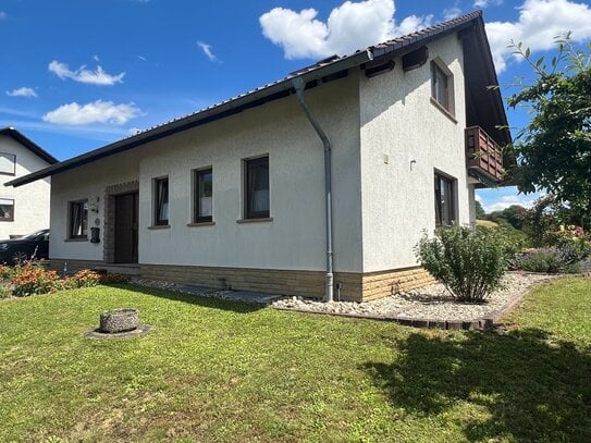 TOP-GELEGENHEIT! Einfamilienhaus mit schönem Weitblick in ruhiger Lage von Obermoschel zu verkaufen