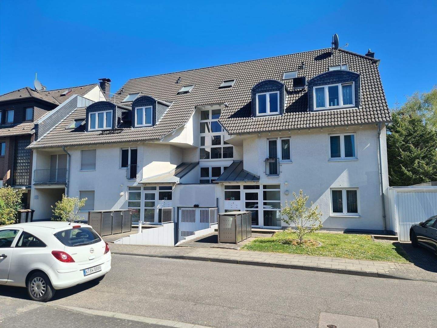 Helle Moderne Wohnung mit Sonnenbalkon!!!