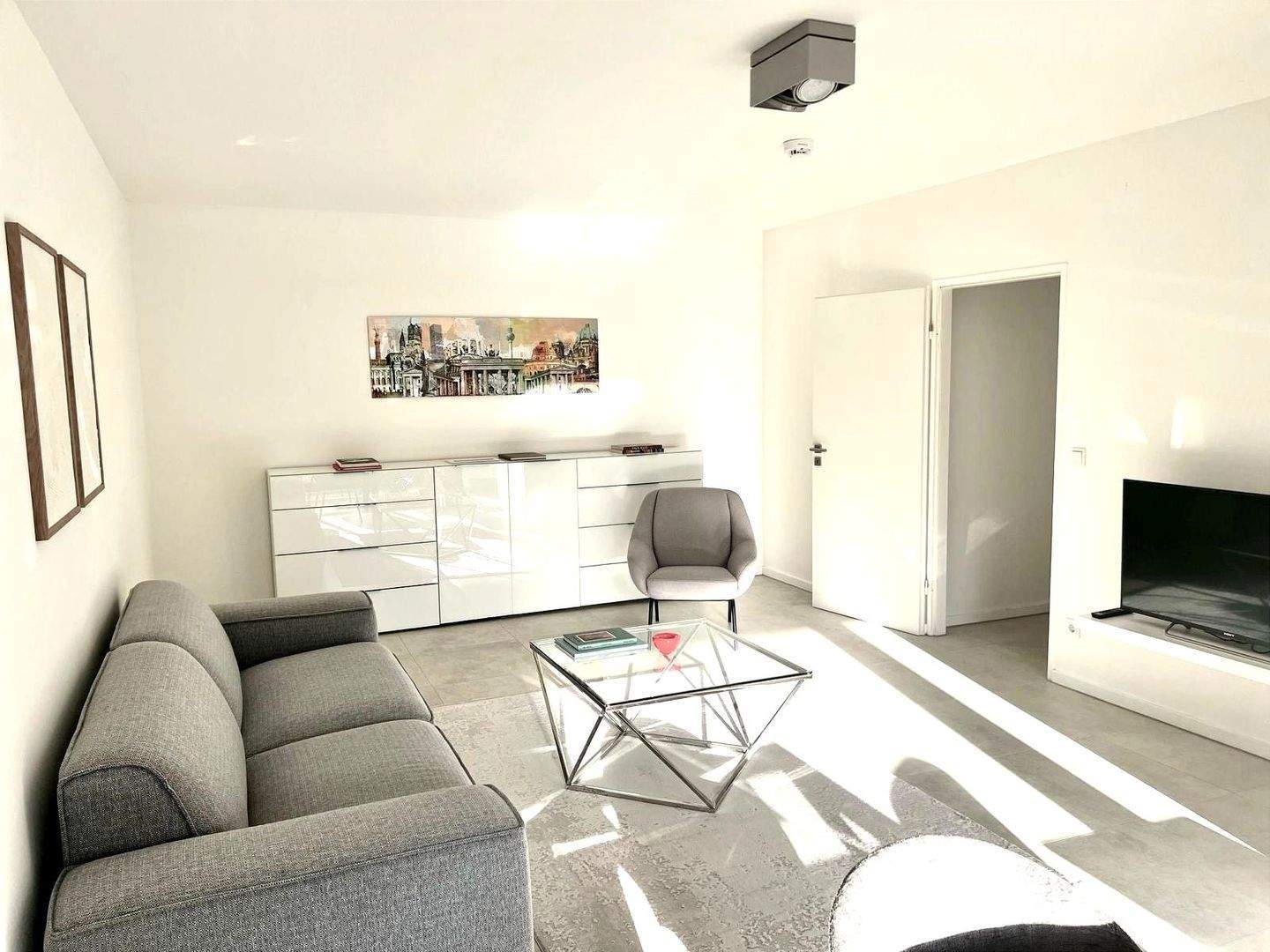 Sanierte City-Wohnung in begehrter Wohnlage nahe Steinplatz – mit separatem Tiefgaragenstellplatz bei Bedarf - Foto 1