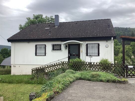 Haus mit Garten in Albstadt, Stadtteil Pfeffingen, zu verkaufen