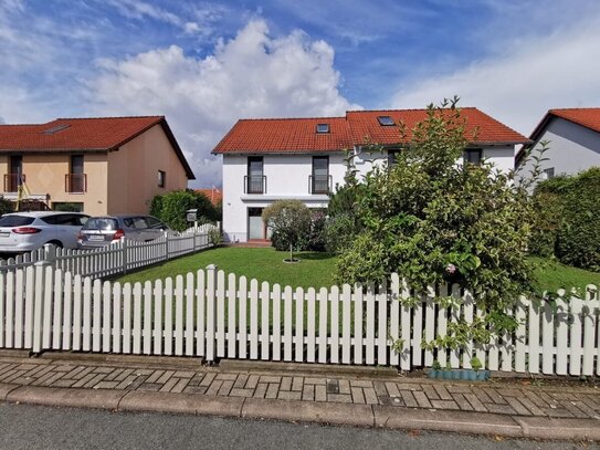 gute Rendite * provisionsfrei * vermietete DHH in ruhiger Lage mit Terrasse und Stellplatz