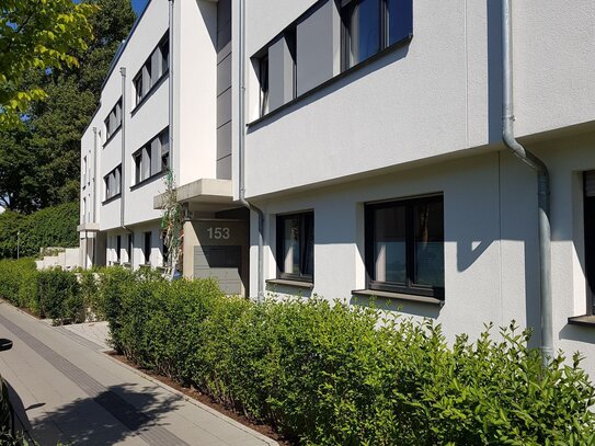 Teilmöblierte, neuwertige Vier Zimmer Maisonette-Wohnung mit Garten und Stellplatz in Aachen-Eilendorf