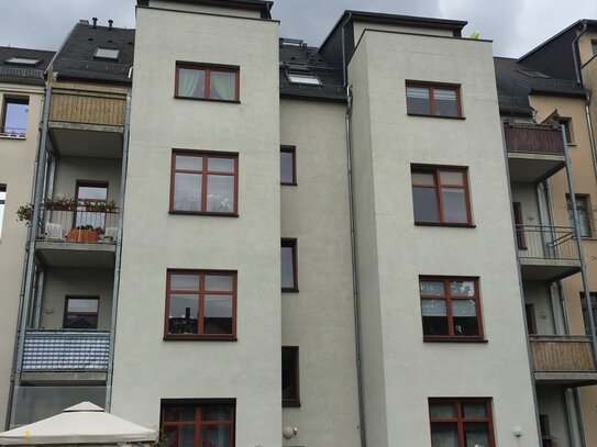 2.OG in TOP Lage / sonniger Süd-West-Balkon / Bad mit Wanne u.v.m.