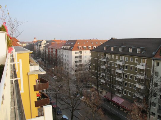 Schwabing: Wunderschöne Dachterrassenwohnung mit großer Südterrasse