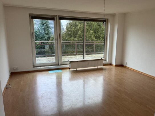 Lichtdurchflutete 3-Zimmerwohnung mit großer Dachterrasse im Staffelgeschoss