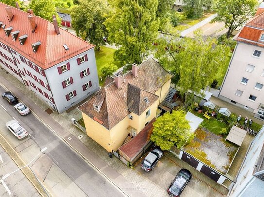 Zweiparteienhaus in Top Lage !