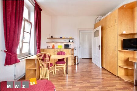 Komplett Möbliert/Furnished Accommodation in: Oberkassel / Rheinufer. Schönes Single Apartment in