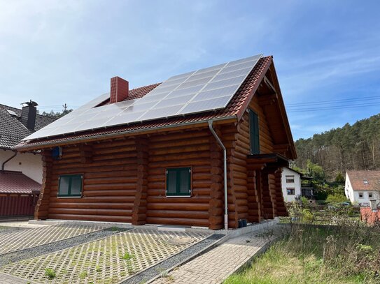 Rundstammhaus in Waldleiningen