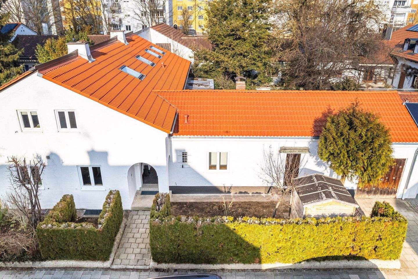 Urban wohnen - ruhig leben - Atriumhaus mit Privatgarten in München-Laim