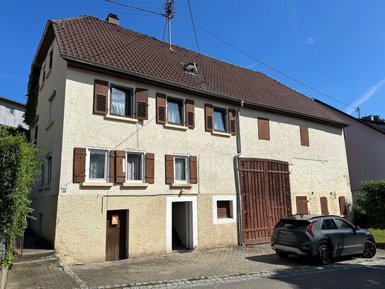 Bauernhaus mit angebauter Scheune