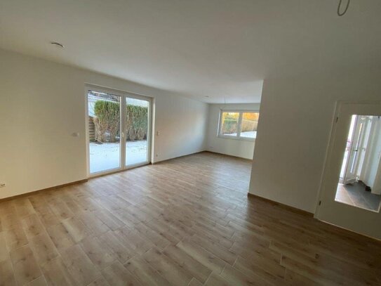 *** HENSTEDT-RHEN ! 4 ZIMMER NEUBAU DHH * SONNIGE TERRASSE * EBK * VOLLBAD* GÄSTE WC * FUßBODENHEIZUNG * 2 KFZ STELLPLÄ…