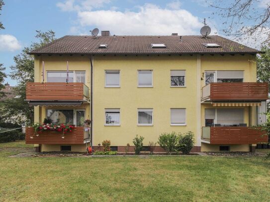 Renovierungsbedürftige 2-ZW mit Tageslichtbad und Balkon in guter Wohnlage in Schwabach