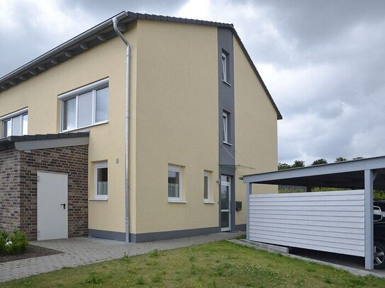 Reihenendhaus mit Carport!