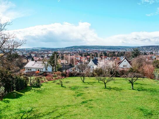 Sonniges Filetgrundstück für modernen Neubau mit herrlichem Fernblick!