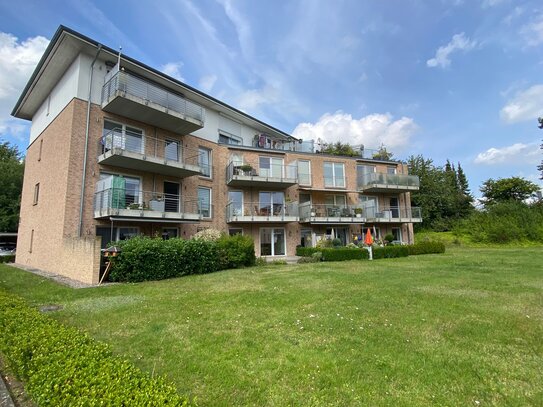 Helle, großzügige, zentrumsnahe 3-Zimmer Wohnung mit großem Balkon, Fahrstuhl, separater Küche und Gäste-WC