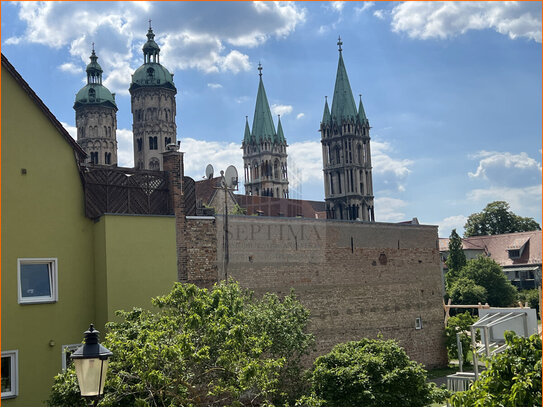 Gemütliches Reihenhaus mit Wintergarten mitten in der Innenstadt von Naumburg mit Blick auf den Dom zu verkaufen