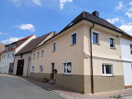 Kernsaniertes Einfamilienhaus in Höchstadt