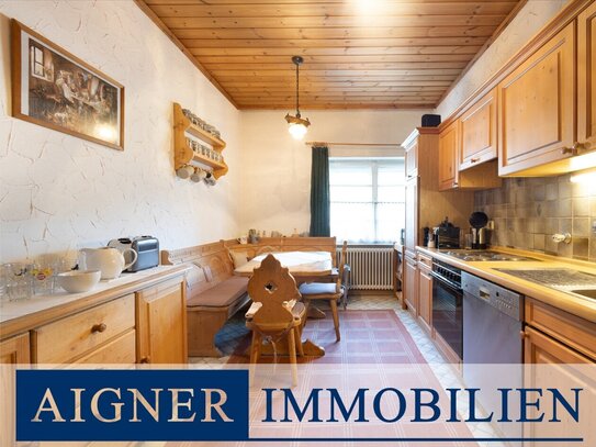 AIGNER - B49: 2-Zimmer-Wohnung in der Beletage eines Baudenkmals mit Balkon & Aufzug