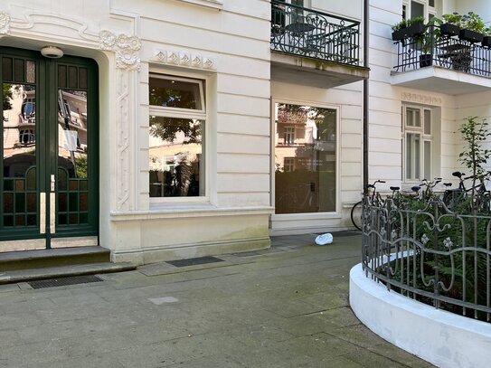 Freie Altbauwohnung mit Terrasse und vermieteter Ladenfläche in bester Lage von Hamburg-Eppendorf, Baudenkmal, Isestraße