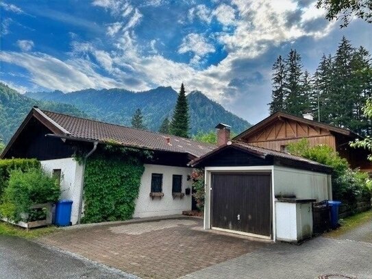 "Charmantes EFH am Schliersee mit Bergblick + Ausbaupotenzial"