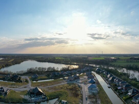 Freistehendes Enfamilienhaus - Wohnen am Wasser - Energiesparhaus, TOP Grundriss, 6 Zimmer, 2 Bäder, Garage, Garten, Bo…