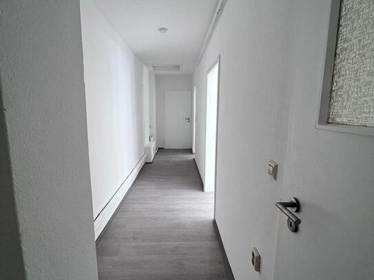 neu renovierte 3-Raumwohnung mit Seeblick!