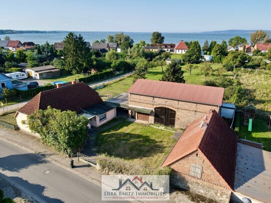 Bauernhaus mit viel Potenzial und Nebengelass am Kummerower See zu verkaufen.