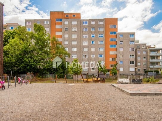 Gepflegte 4-Zimmer-Wohnung mit Loggia, EBK und Stellplatz in beliebter Lage