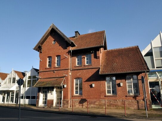 SCHMELZ - nahe Saarlouis - Interessant für Kapitalanleger + Eigentümer Historisches Bahnhofsgebäude mit vielseitigem Nu…