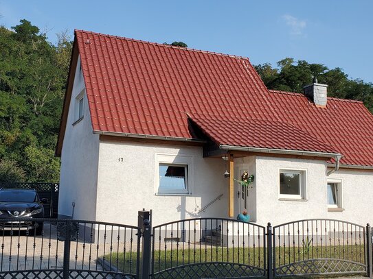 Wir verkaufen ein Einfamilienhaus in bevorzugter Lage von Borna.