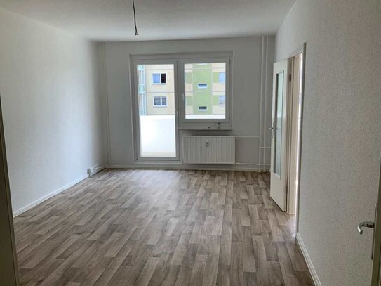 Bezugsfertige 2-Raumwohnung in Grünau mit Balkon