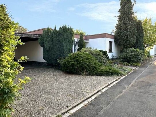 Erwecke mich aus dem Dornröschenschlaf! Freistehender Bungalow in der Waldstadt