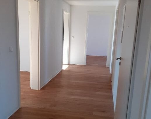 Schöne 4-Raum-Wohnung mit Balkon in Gera