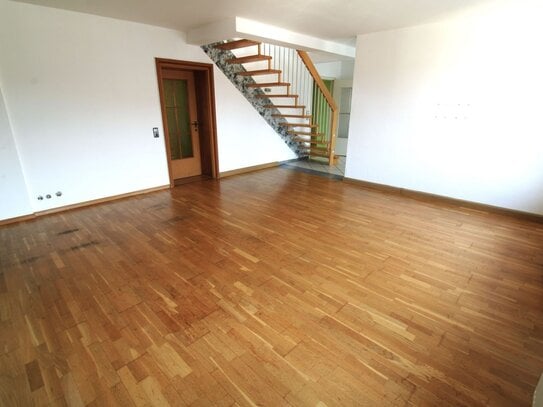 Sofort bezugsfrei - Exklusive 5-Zimmer-Maisonettewohnung mit Dachterrasse und Balkon