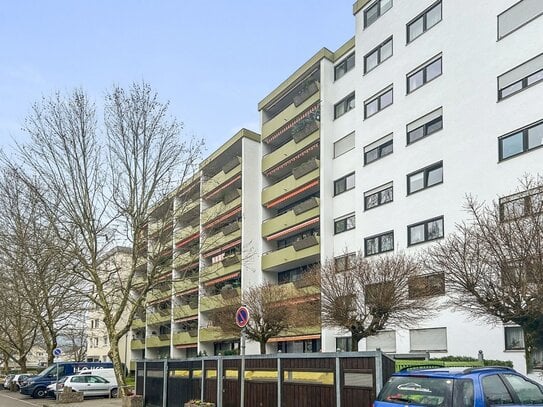 Schön geschnittene und helle 2-Zimmer-Eigentumswohnung mit Balkon und TG-Stellplatz in Gaggenau