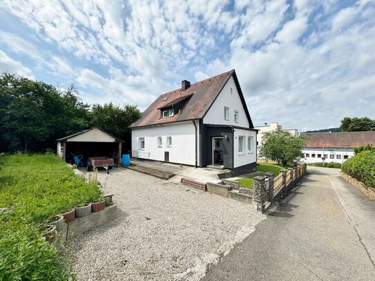 Schönes EFH auf einem Eckgrundstück mit Garten, Terrasse und Garage