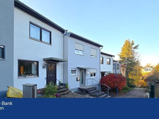 Ihr Traumhaus in Waldbronn - Lichtdurchflutetes Reihenmittelhaus mit Panoramablick und Garten