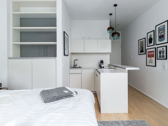 Berlin Kreuzberg am Mariannenplatz - hochwertig möblierte Design Wohnung mit Vollausstattung!