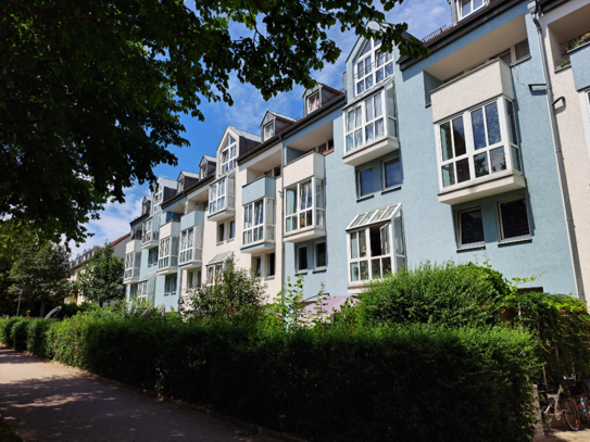 Attraktive und helle Maisonette-Wohnung mit Loggia