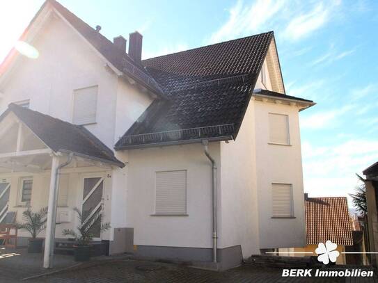 BERK Immobilien - **Wunderbare Aussichten** Schöne 6-Zi.- DHH in bester Lage auf 3 Etagen und Garten