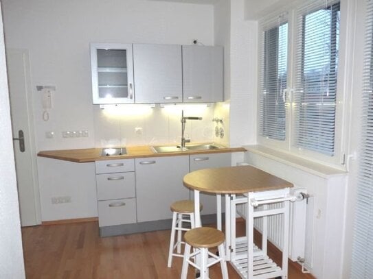 Vollständig möblierte 1,5 Zimmer Wohnung / Nord-Ost-Balkon/ WLAN Inklusivmiete 910,00 Euro/Monat/ ab 01.03.2025