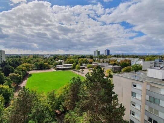 Stilvolle 3,5-Zimmer-Wohnung mit luxuriöser Innenausstattung Balkon Panorama-Blick Lu-Pfingstweide